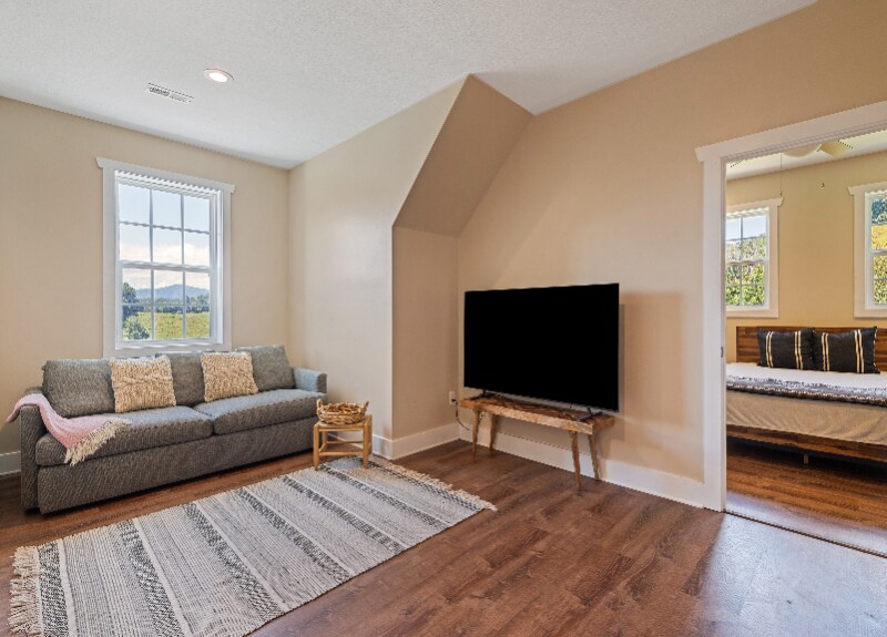 Building Photo - 179 Goldfinch Ln