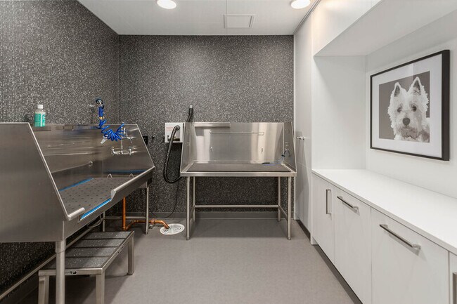 Building Photo - 121 Stewart St