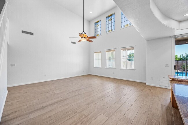 Building Photo - 10463 E Olla Ave