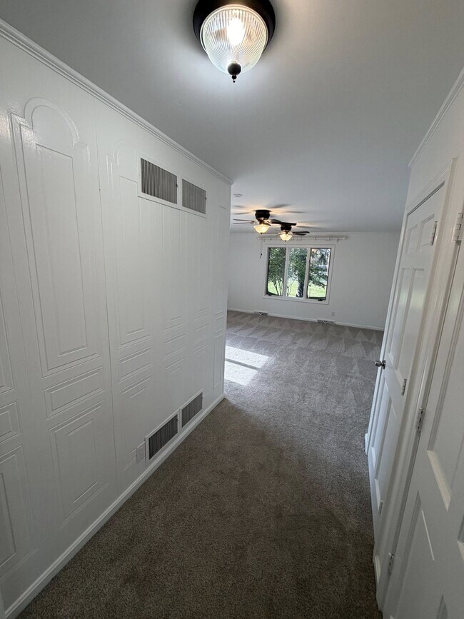 Building Photo - 2657 Dresden Rd