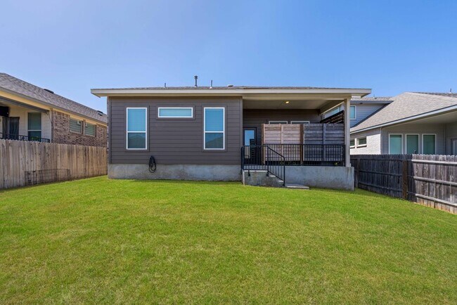 Building Photo - Spacious 4-Bed Oasis with Pool Access & Modern Upgrades in New Braunfels