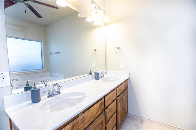 Building Photo - 2512 Priscella Dr