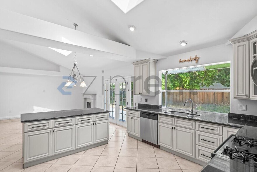 Building Photo - 1400 Arkell Rd