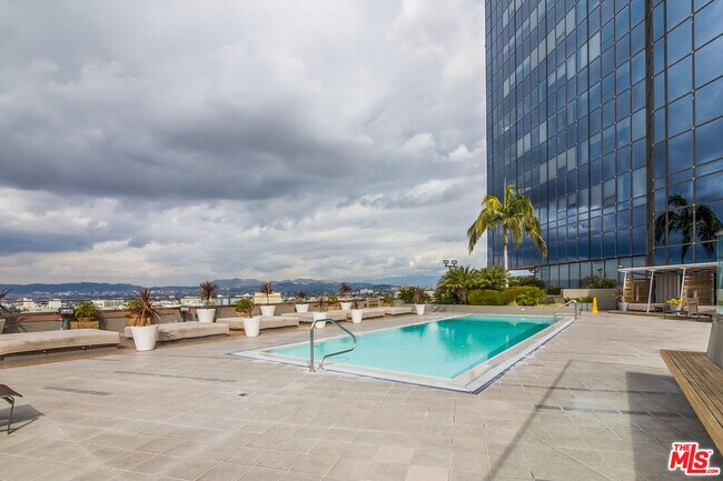 Building Photo - 1100 Wilshire Blvd