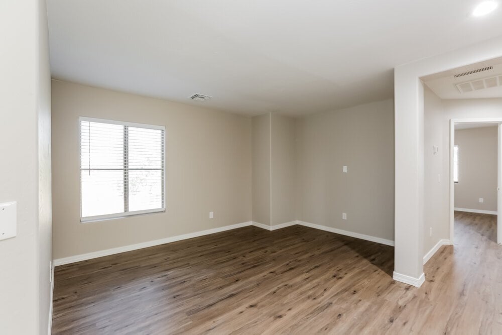 Building Photo - 809 E Agua Fria Ln