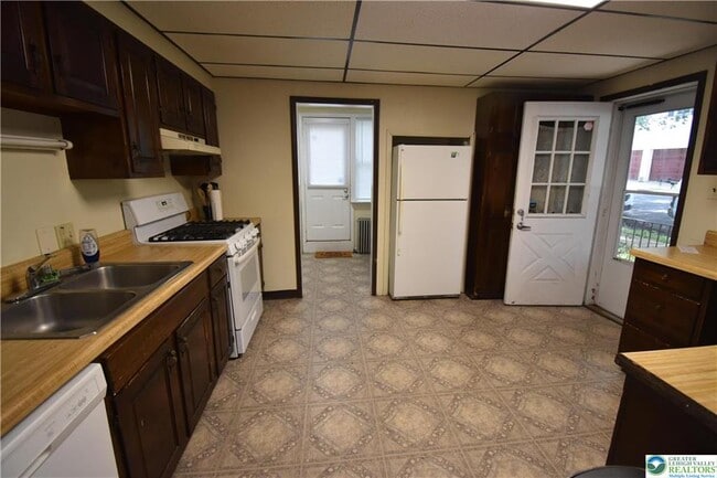 Building Photo - 401 Cattell St