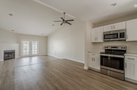 Building Photo - Fully Remodeled!! MOVE-IN SPECIAL: 1 Month FREE Rent