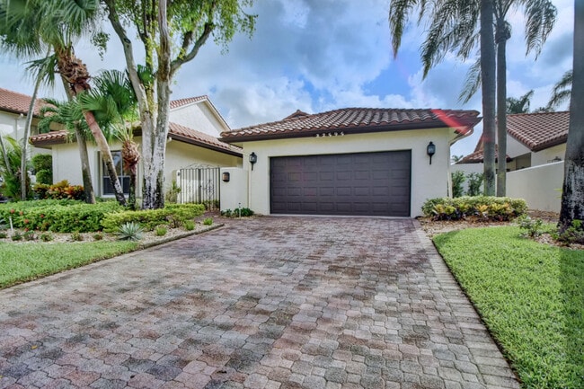 Building Photo - 22595 Esplanada Cir