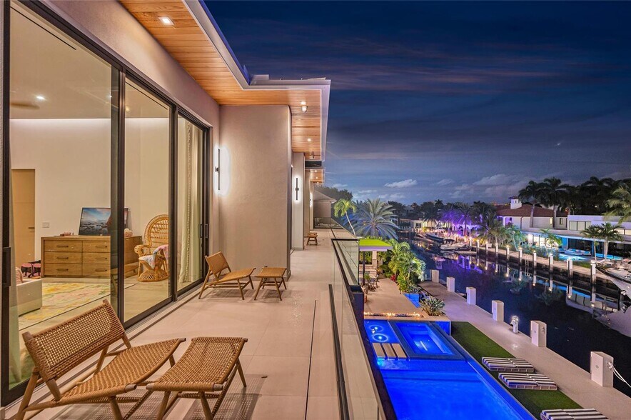 Building Photo - 408 Coral Way