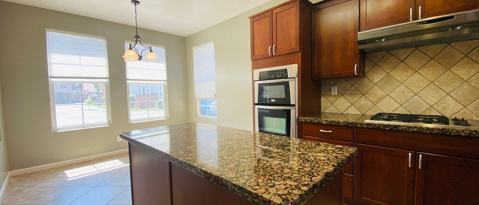 Building Photo - 887 Lemieux Ln