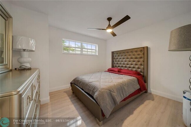 Building Photo - 4115 Madison St