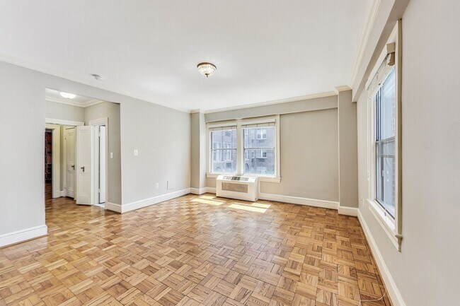 Building Photo - Elegant 2 Bedroom/ 2 Bath Unit in Westchester Cooperative - All Utilities Included!