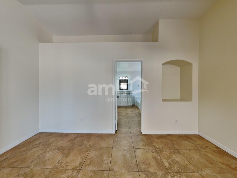 Building Photo - 8748 W Acapulco Ln