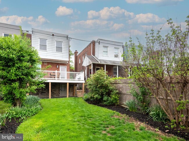 Building Photo - 207 N Penn St