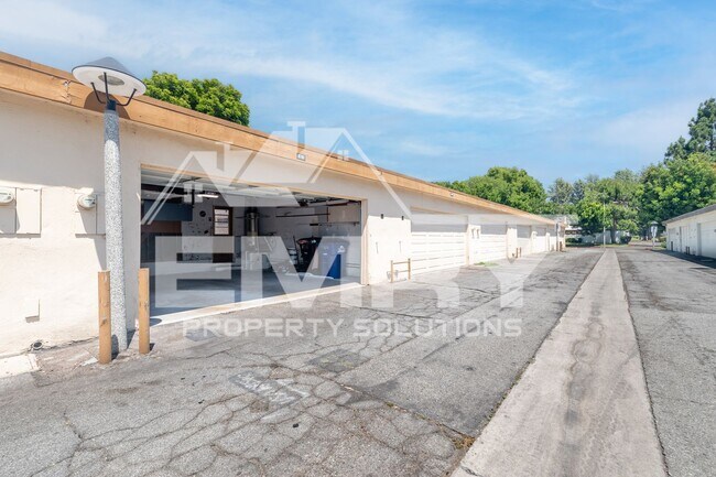 Building Photo - 9781 Karmont Ave