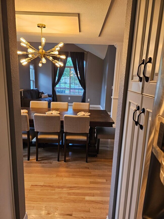 Building Photo - $500 Move in incentive! Gorgeous 4 bedroom Boulder home!  Available Now!