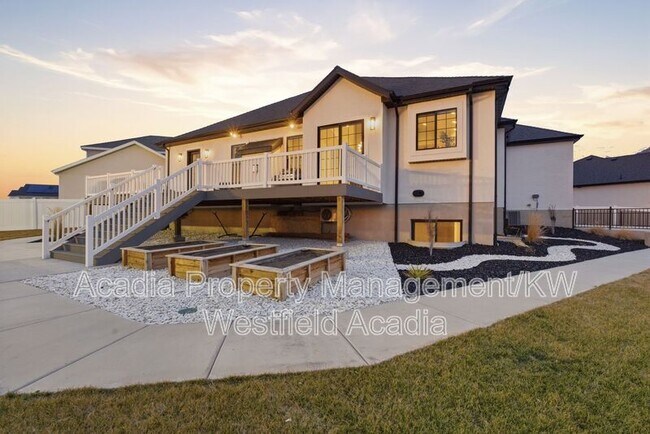 Building Photo - 1437 W Valley Dr