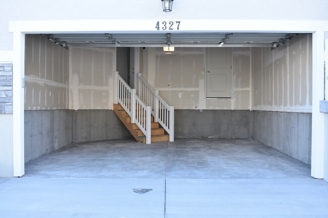 Building Photo - Hemsley (4327 W Hemsley Ln)