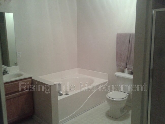 Building Photo - 106 Sommersby Cir