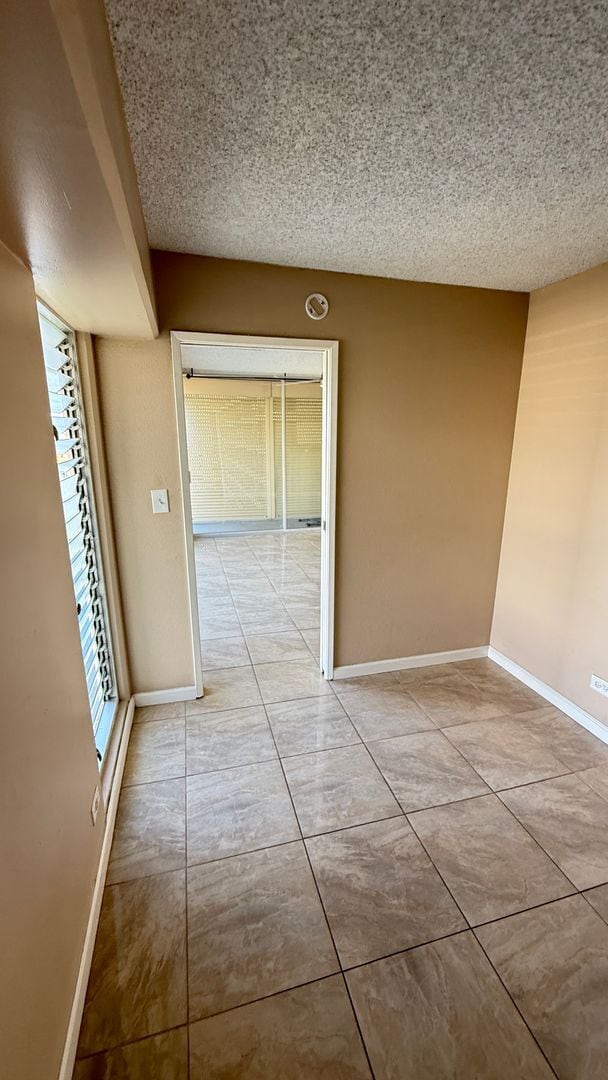 Building Photo - 2115 Ala Wai Blvd