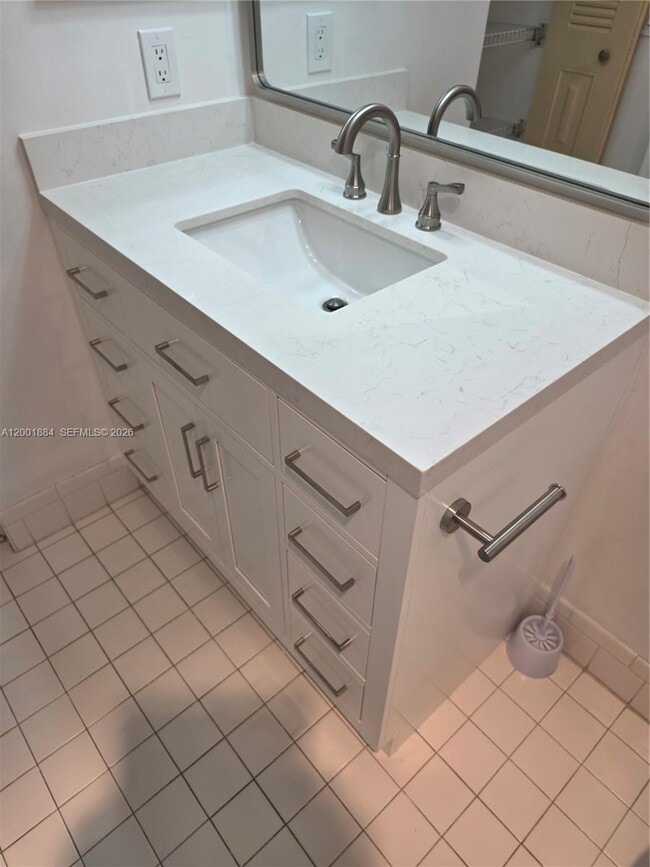 Building Photo - 13250 SW 4th Ct