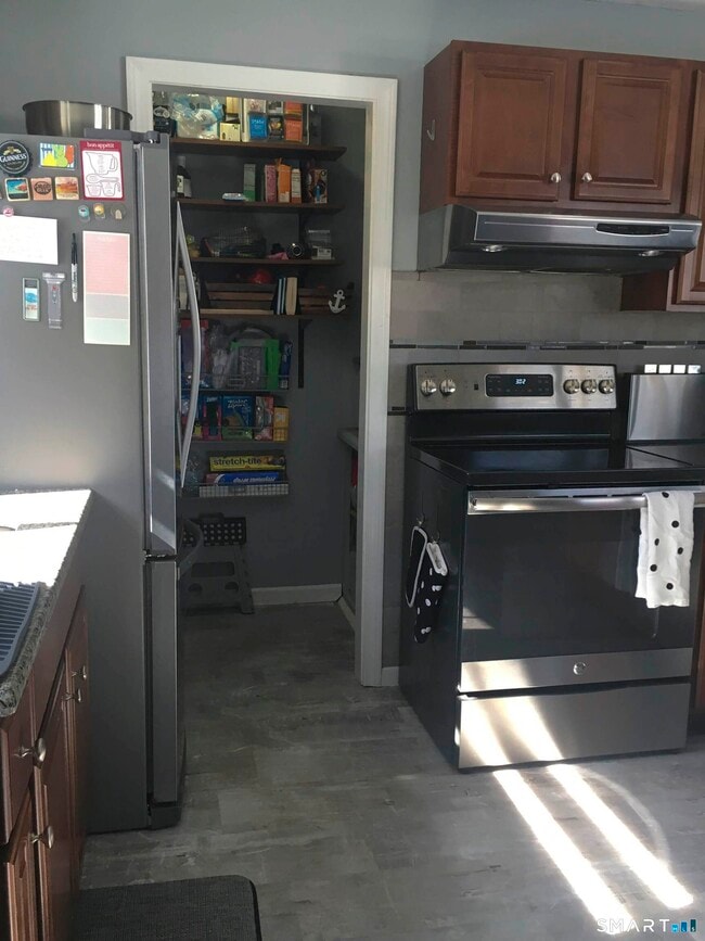 Building Photo - 25 Rena Pl