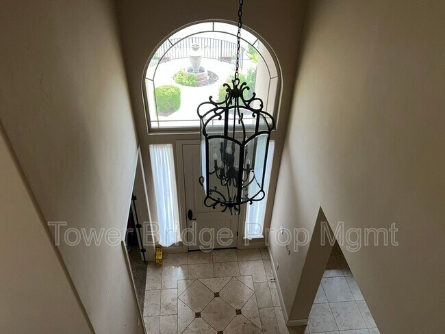 Building Photo - 3766 Mira Loma Dr