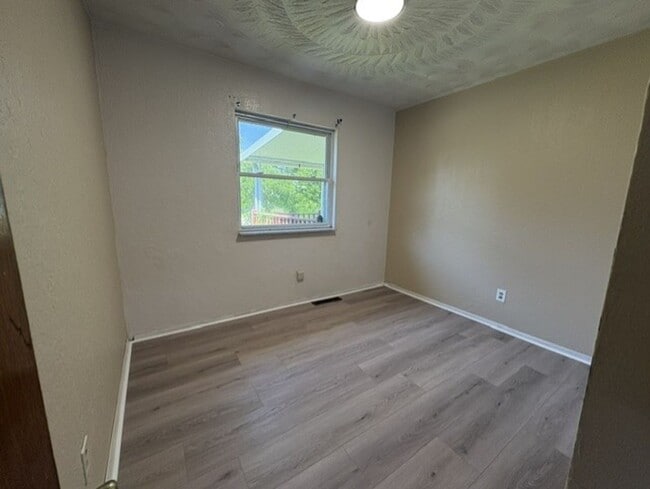 Building Photo - Updated 3-Bedroom Akron Home with Finished Basement & Large Detached Garage