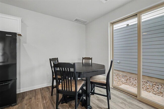 Building Photo - 8518 Leroi Dr