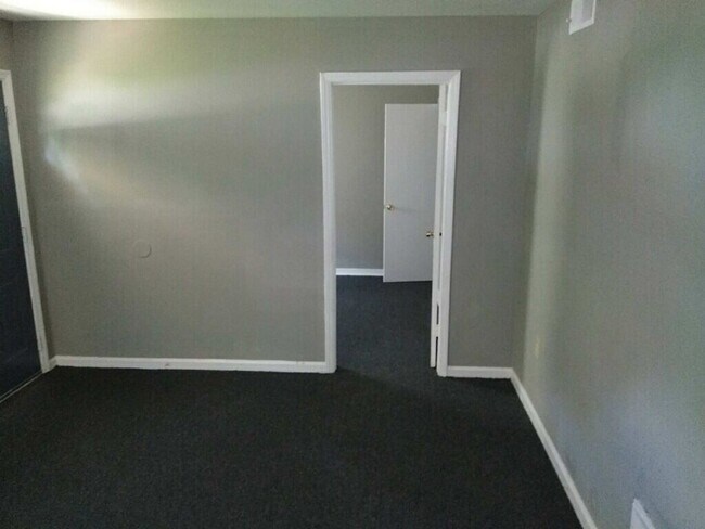 Building Photo - 1410 Moonlite Ave