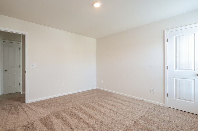 Building Photo - 2131 Southlea Dr