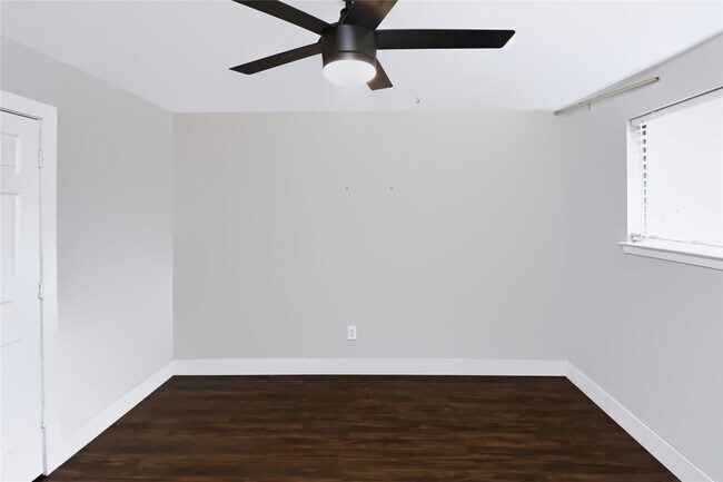 Building Photo - 11930 Ashcroft Dr