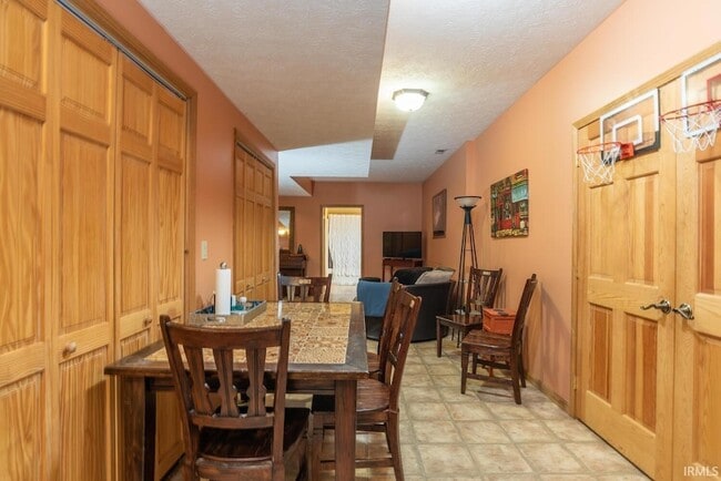 Building Photo - 1106 W Countryside Ln