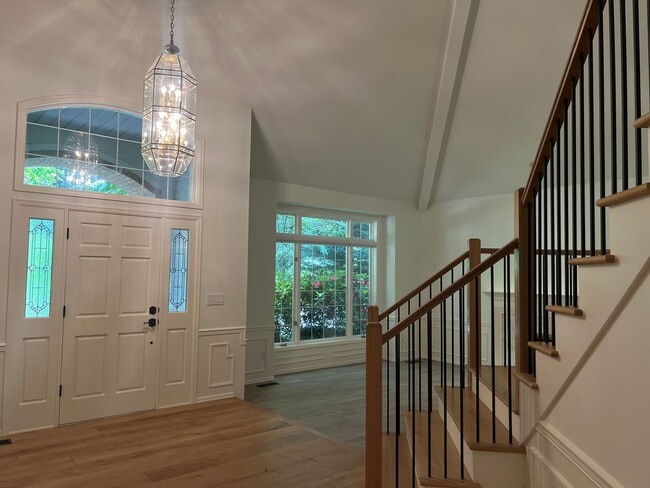 Building Photo - 4bd/2.5ba Redmond Home