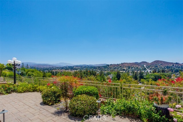 Building Photo - 9772 Crestview Cir