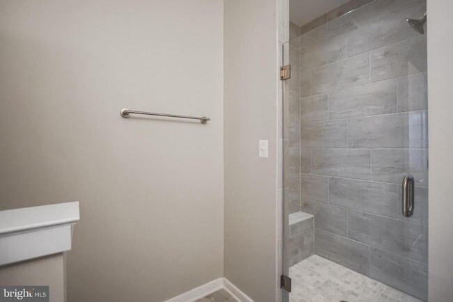 Building Photo - 621 Parkside Pl NE