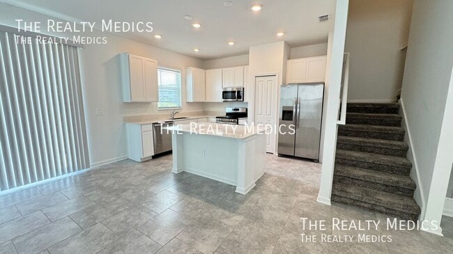 Building Photo - 3141 Laurent Lp