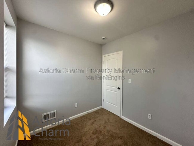 Building Photo - 614 Linnard St