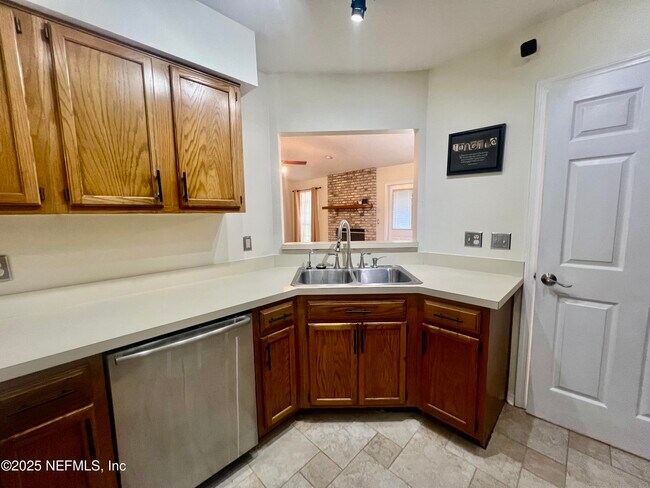 Building Photo - 8456 Bandera Cir W