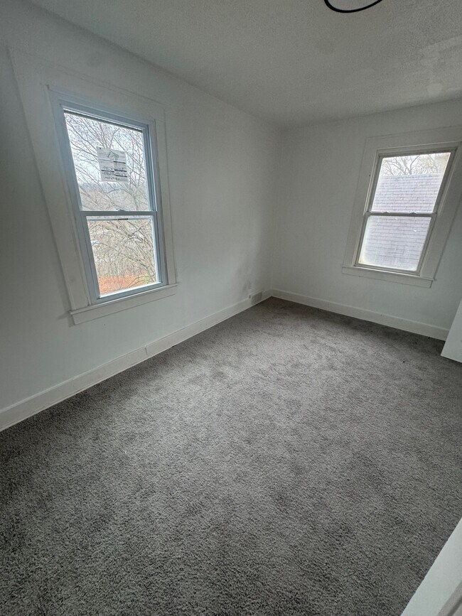 Building Photo - 275 Greensburg Pike