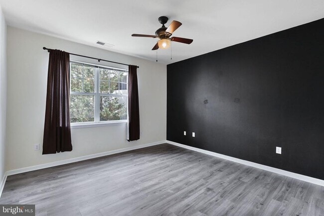 Building Photo - 12925 Centre Park Cir