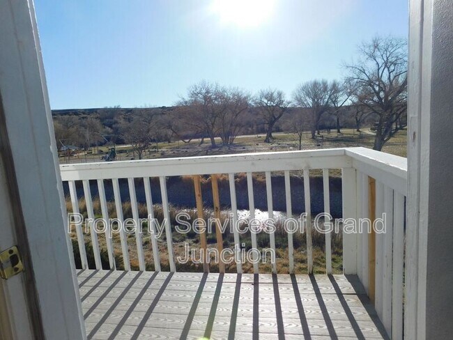 Building Photo - 433 Pendleton St