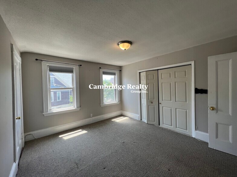 Building Photo - 15 Hudson St