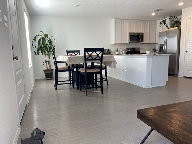 Building Photo - 252 Tugboat Annie Wy