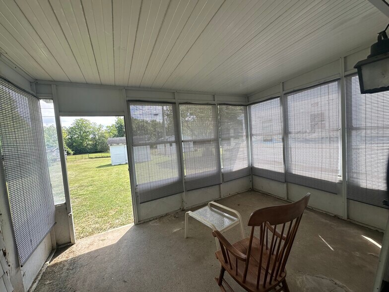 Building Photo - 368 Darbyshire Dr