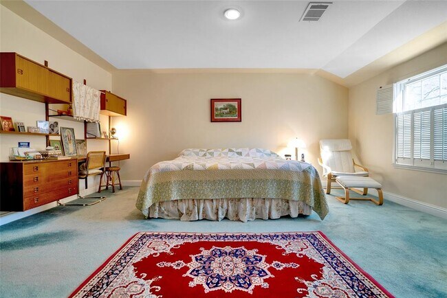 Building Photo - 5851 Doliver Dr