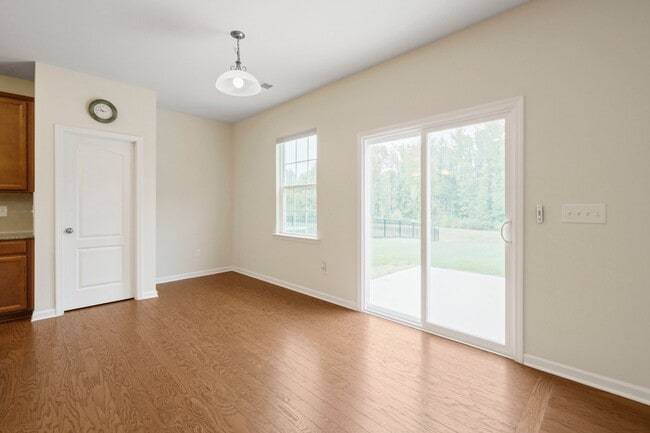 Building Photo - Beautiful spacious Home in Berewick community in Steel Creek Fence in Yard