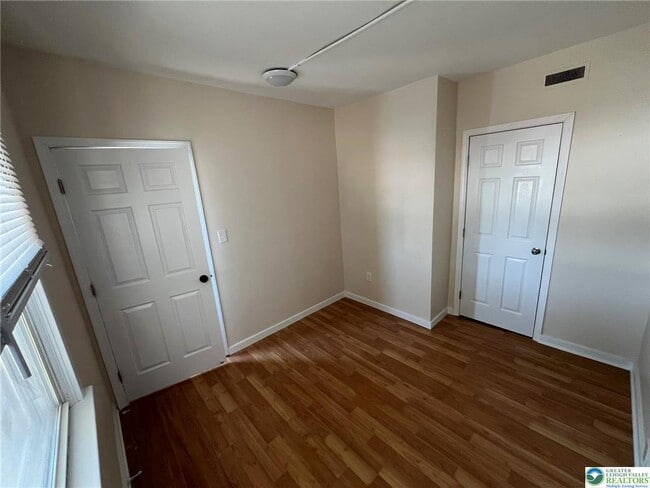 Building Photo - 139 Main St