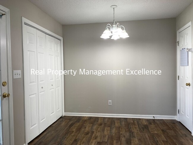 Building Photo - Raleigh Residence In Hedingham Scenic Golf...