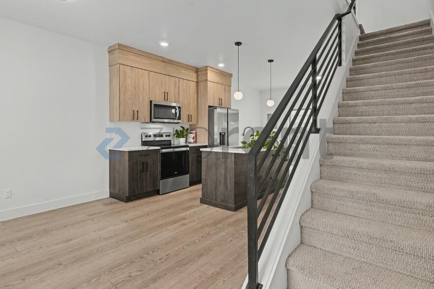 Building Photo - 1209 N Winchell St